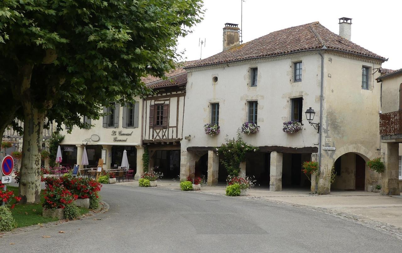 Les Hirondelles Villa Fourcès Exterior foto